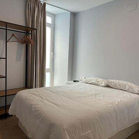 Apartamento Puente De Piedra ログローニョ エクステリア 写真