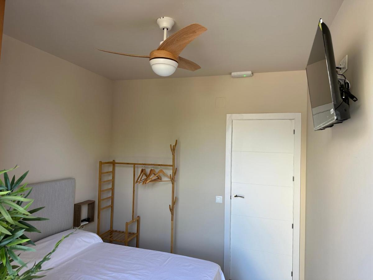 Apartamento Puente De Piedra ログローニョ エクステリア 写真