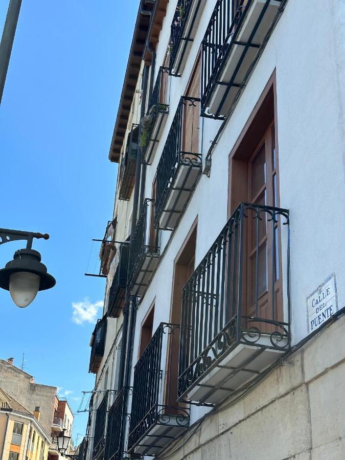 Apartamento Puente De Piedra ログローニョ エクステリア 写真